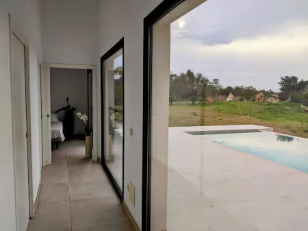 Rural house with swimming pool, garden, barbecue, five minutes from the beach. Отели рядом с достопримечательностью «Royal Charters Mallorca»