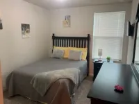 Secure and Cozy Townhouse in the Heart of Stuart! Pet Friendly.