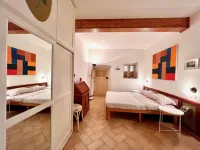 Dream house, 80M2, frescoed vault 엘바 섬 호텔