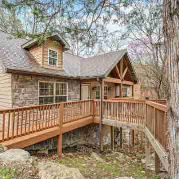 Modern Cabin - Sunroom - Resort Amenities - Near Silver Dollar City Hotel Exterior