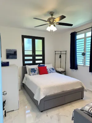 Coastal Private Home 3 bedrooms 3 bathrooms all amenities steps away from Beach
