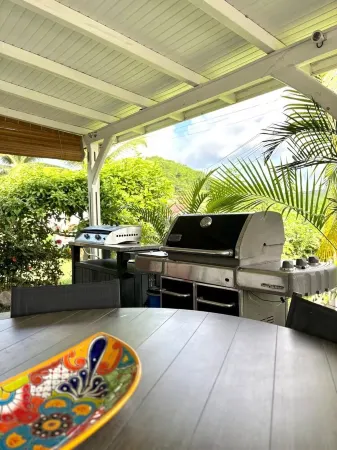 Villa Villanoé, sea view, swimming pool and beach 3 minutes away