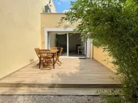 Grand Studio Neuf à Carry le Rouet Hotels in Carry-le-Rouet