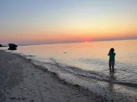 Your North Fork Happy Place—New Reno Built for Families w/Pool, Private Beach Hotels in Mattituck