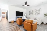 Stylish 2BR Retreat Minutes from NuLu & Downtown!