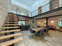 Luxury air-conditioned house with garden