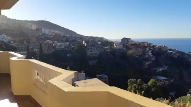 Apartment in perfect condition sea view