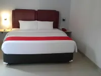 MJs Hotel