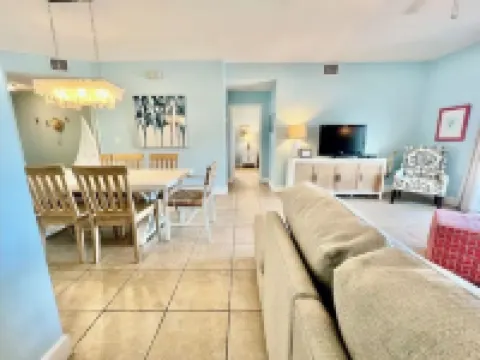 Charming 2-bedroom apartment for a family of 7 in gorgeous Bimini