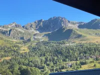 Petit Chalet Complétement Rénové Donnant sur la Vallée de Maurienne, ski au Pied