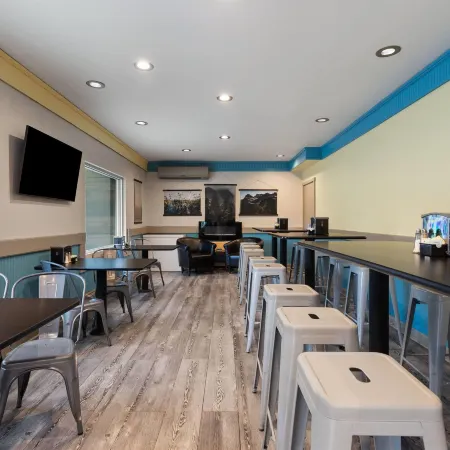 Days Inn and Suites by Wyndham Downtown Missoula-University