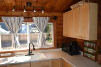 Mt Shasta's Stargazer Cabin Hotels in Mount Shasta