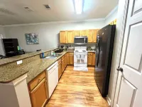 3-bedroom condo in charming Fort Walton Beach with WiFi, AC Hotels in Ocean City