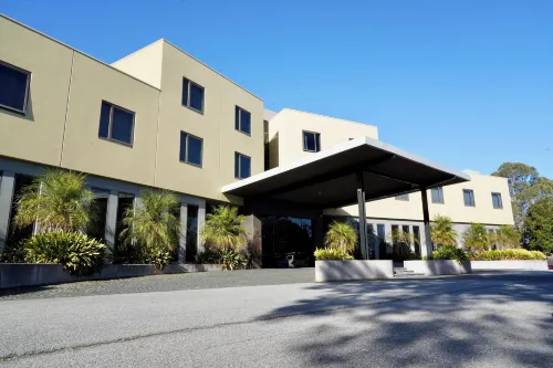 Golden Pebble Hotel فنادق في Scoresby