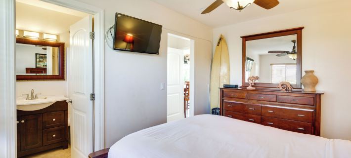 Tropical Oceanside Home w/ Deck, Walk to Beach Hotels in Oceanside