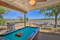 Private Dock - Waterfront Lake Brownwood Gem! - parking