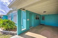 Cute and Cozy Florida Duplex Walk to Beaches! - spa