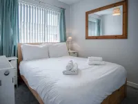 Langcliffe Park - 2 Bedroom Chalet - Mumbles Hotels in Mumbles
