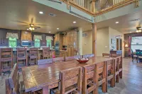 Kingston Home w/ Pickleball: Steps to Lake Texoma! - 3 estrellas