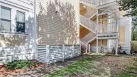 Spacious 2 bedroom apartment next to Forsyth Park