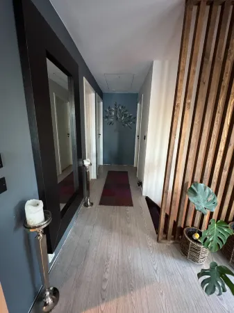 Tranquil home close to downtown