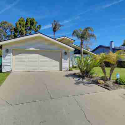 Lakefront Grover Beach Home ~ Walk to Ocean! Hotel Exterior