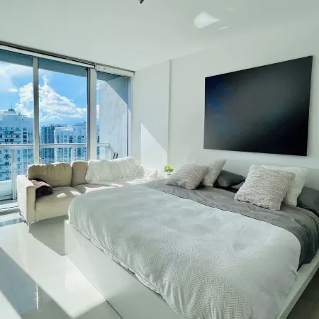Chic 5 Studio Icon Brickell View Pool SPA