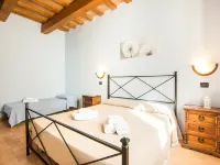 Farmhouse in Marche with Panoramic Views