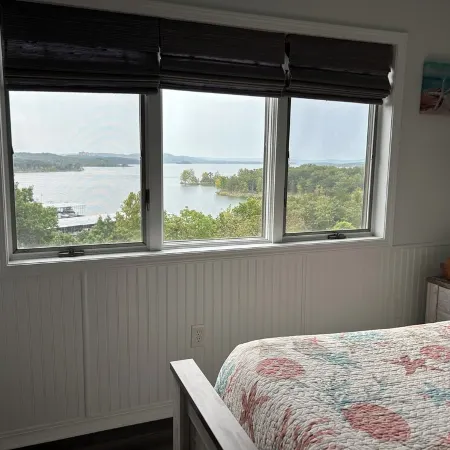 NO STAIRS! AMAZING LAKE VIEW! Just two miles from Silver Dollar City!