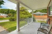 5 Mi to Downtown Baltimore: Quiet Home w/ Porch
