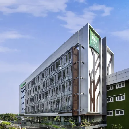 Ibis Styles Jakarta Sunter Отели рядом с достопримечательностью «Мал Арта Гадинг»