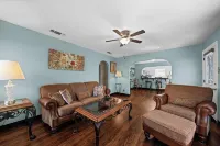 2 Bdr, 1 Bath, 4 Guests: Entire Cozy Cottage Historical Tyler Azalea District