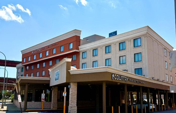Country Inn & Suites by Radisson, Downtown Albany New York