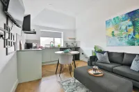 North Road New Luxe Flats with Parking