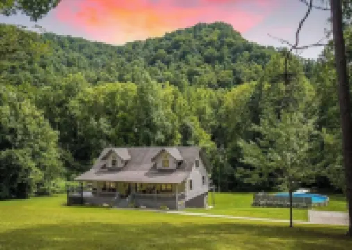 Pool - Fire Pit - RV Parking - Movie Theater - Arcade - Family Friendly