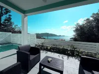 Hillside Escape- Private Pool & Breathtaking Sunset over the Town