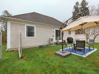 Modern Retro Apartment 20 Mins to Bar Harbor w/ Firepit, Grill & Pacman Hotels in Lamoine