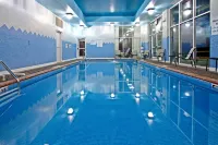 Holiday Inn 路易斯威爾機場南 - 停車場