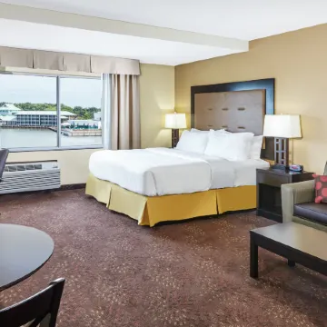 Holiday Inn Express & Suites SANDUSKY by IHG