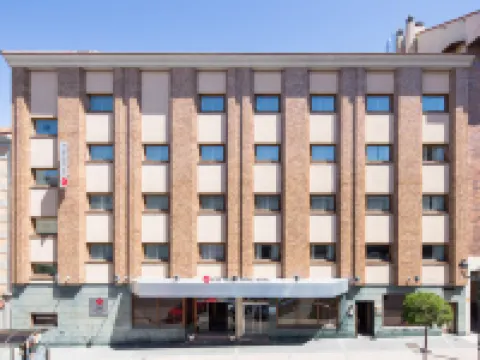 Dorma Reina Isabel Hotels near Ávila