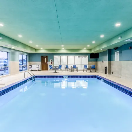 Holiday Inn Express & Suites SPRINGFIELD NORTH by IHG