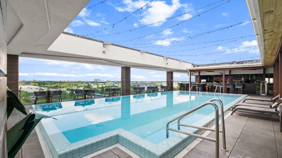 Cambria Hotel Orlando Near Universal Theme Parks