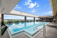 Cambria Hotel Orlando Near Universal Theme Parks - Pool