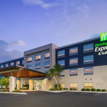 Holiday Inn Express & Suites BRUNSWICK by IHG