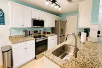 Low Tide Luxury Updated 3-Bedroom First Floor Accessible Condo Monthly Discounts