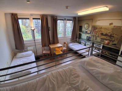 Max Hostel