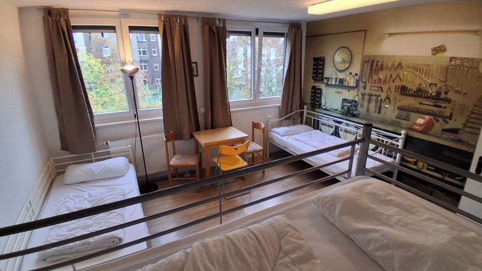 Max Hostel