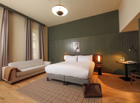 Honest Budapest by Chic & Basic