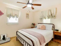 Cottage w/ Furnished Deck: 1 Mi to Dtwn Craig! Hotels in Craig