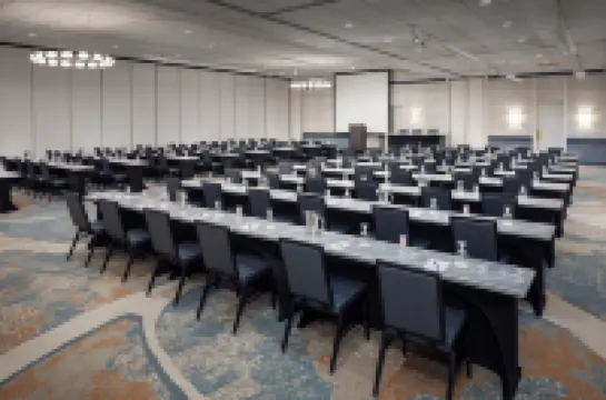 DoubleTree by Hilton Boston - Andover Hotels in Andover